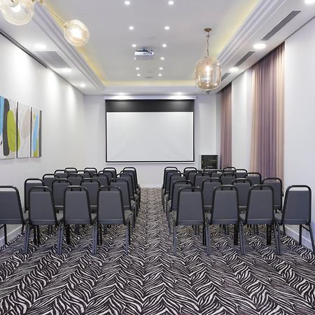 Leonardo City Tower Hotel Tel Aviv Giv'atayim Exteriör bild Meeting room
