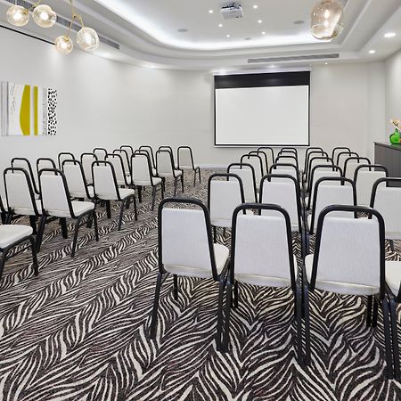 Leonardo City Tower Hotel Tel Aviv Giv'atayim Exteriör bild Meeting room