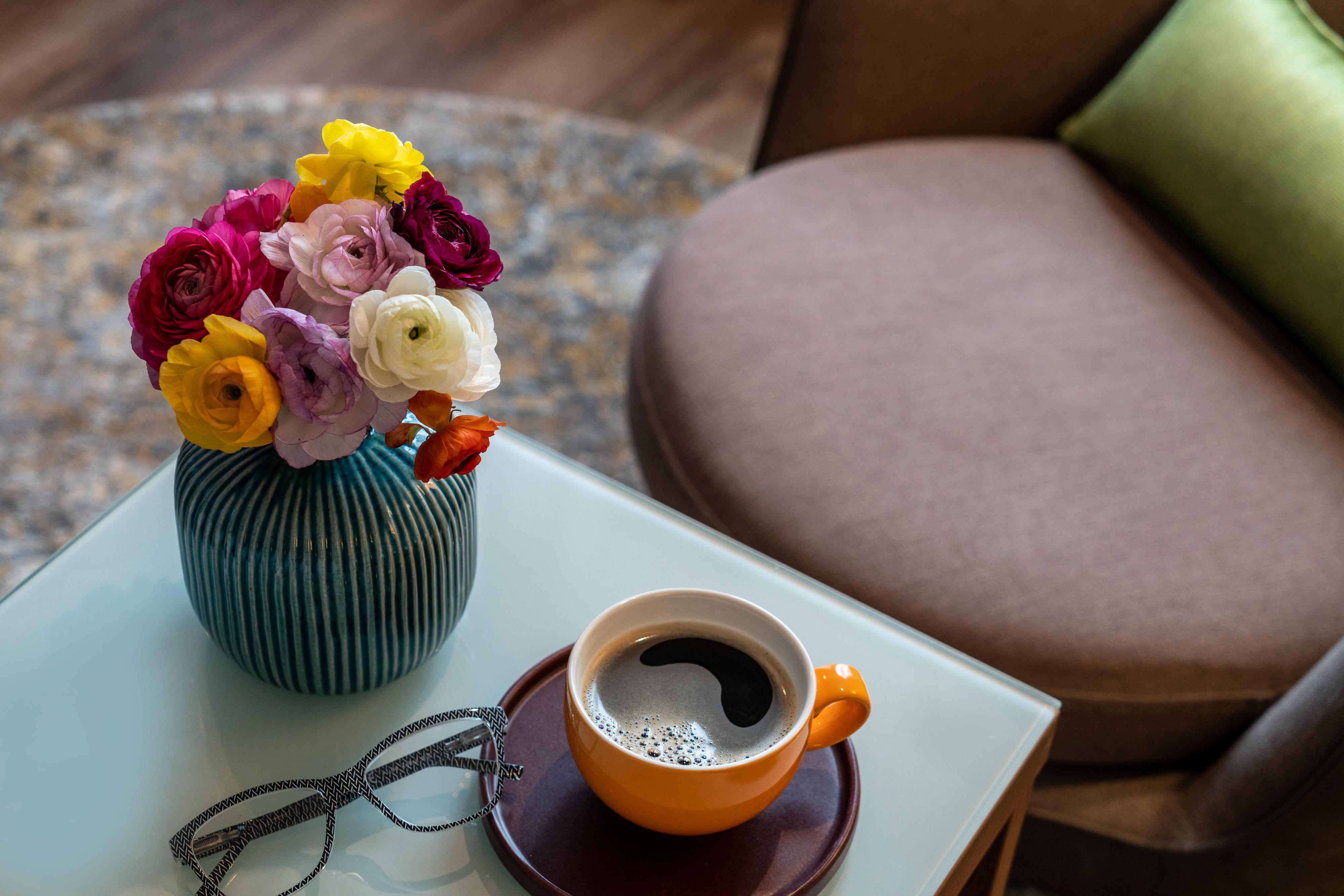 Leonardo City Tower Hotel Tel Aviv Giv'atayim Exteriör bild A cup of coffee