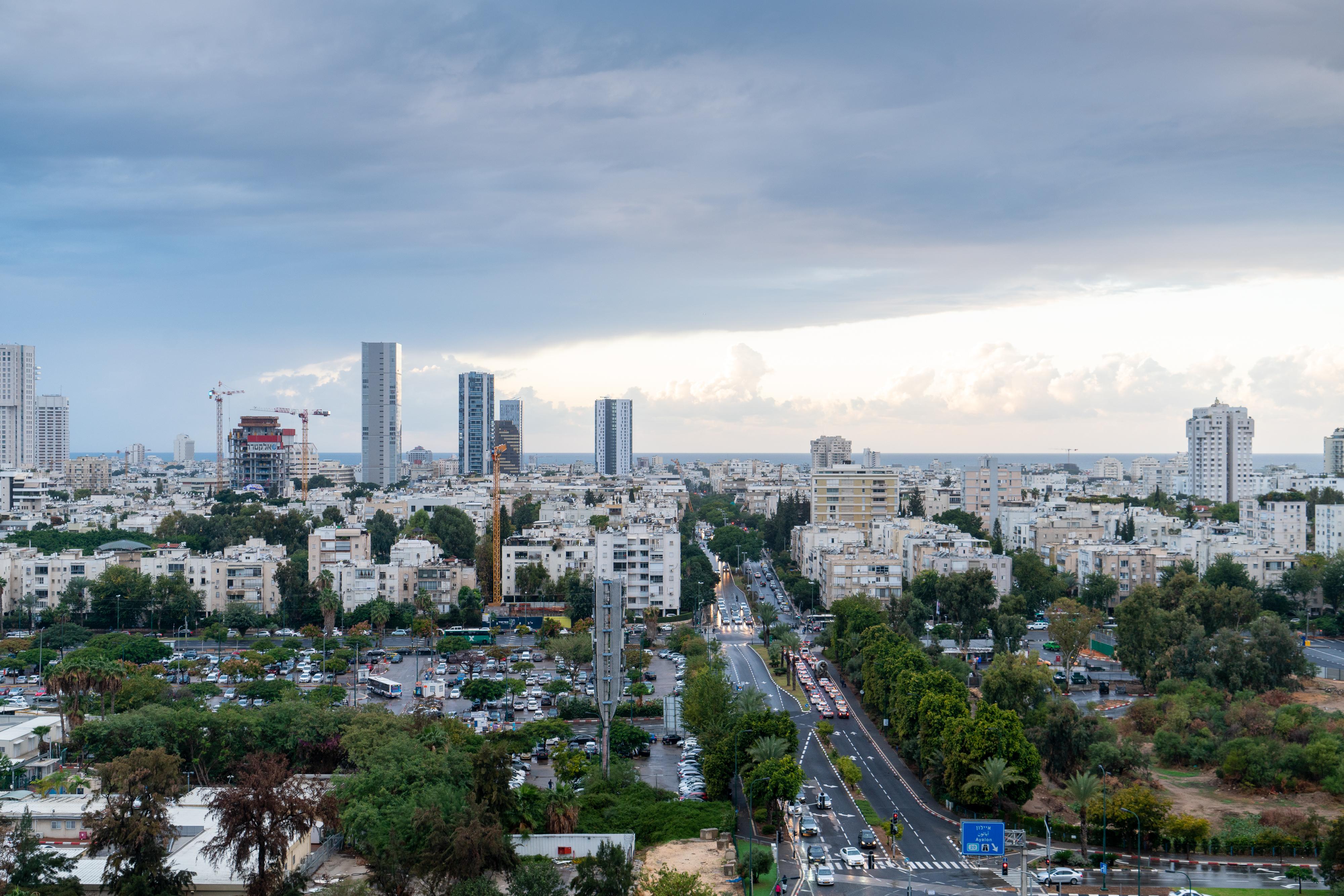 Leonardo City Tower Hotel Tel Aviv Giv'atayim Exteriör bild View of Giv'at Shmuel