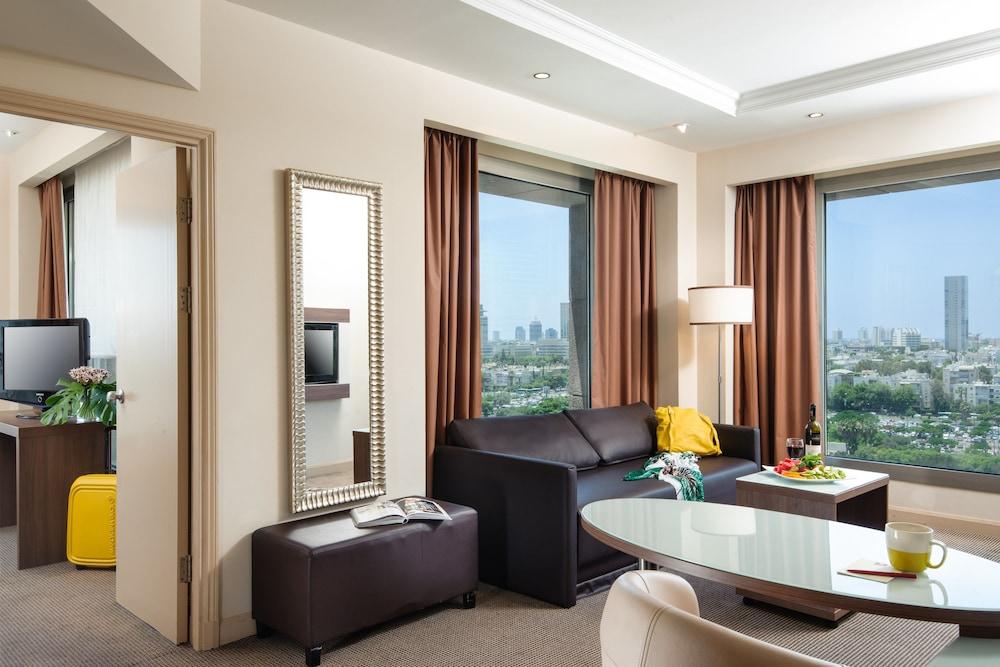 Leonardo City Tower Hotel Tel Aviv Giv'atayim Exteriör bild A suite at the Hilton Tel Aviv