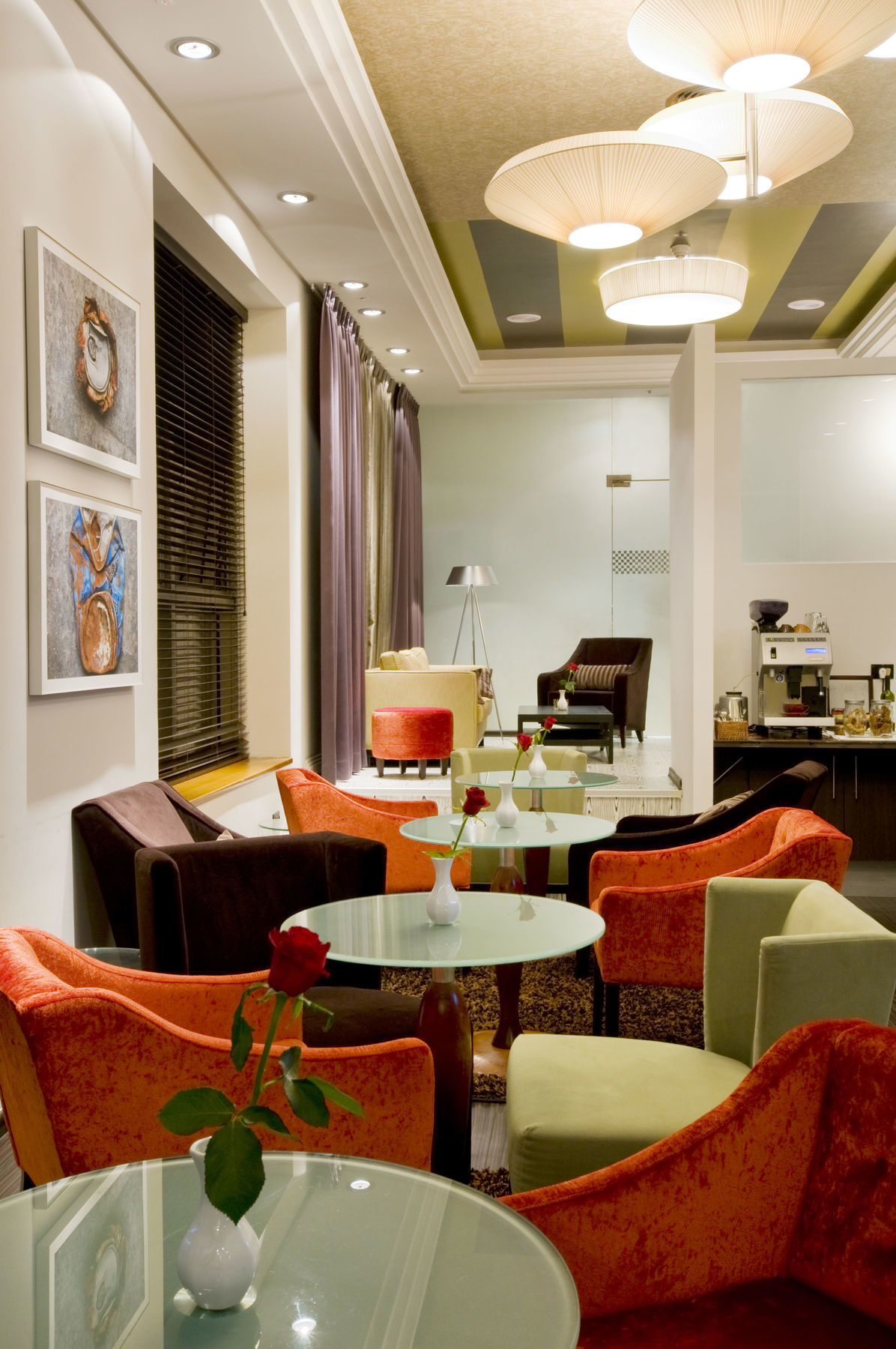 Leonardo City Tower Hotel Tel Aviv Giv'atayim Exteriör bild The lounge at the airport