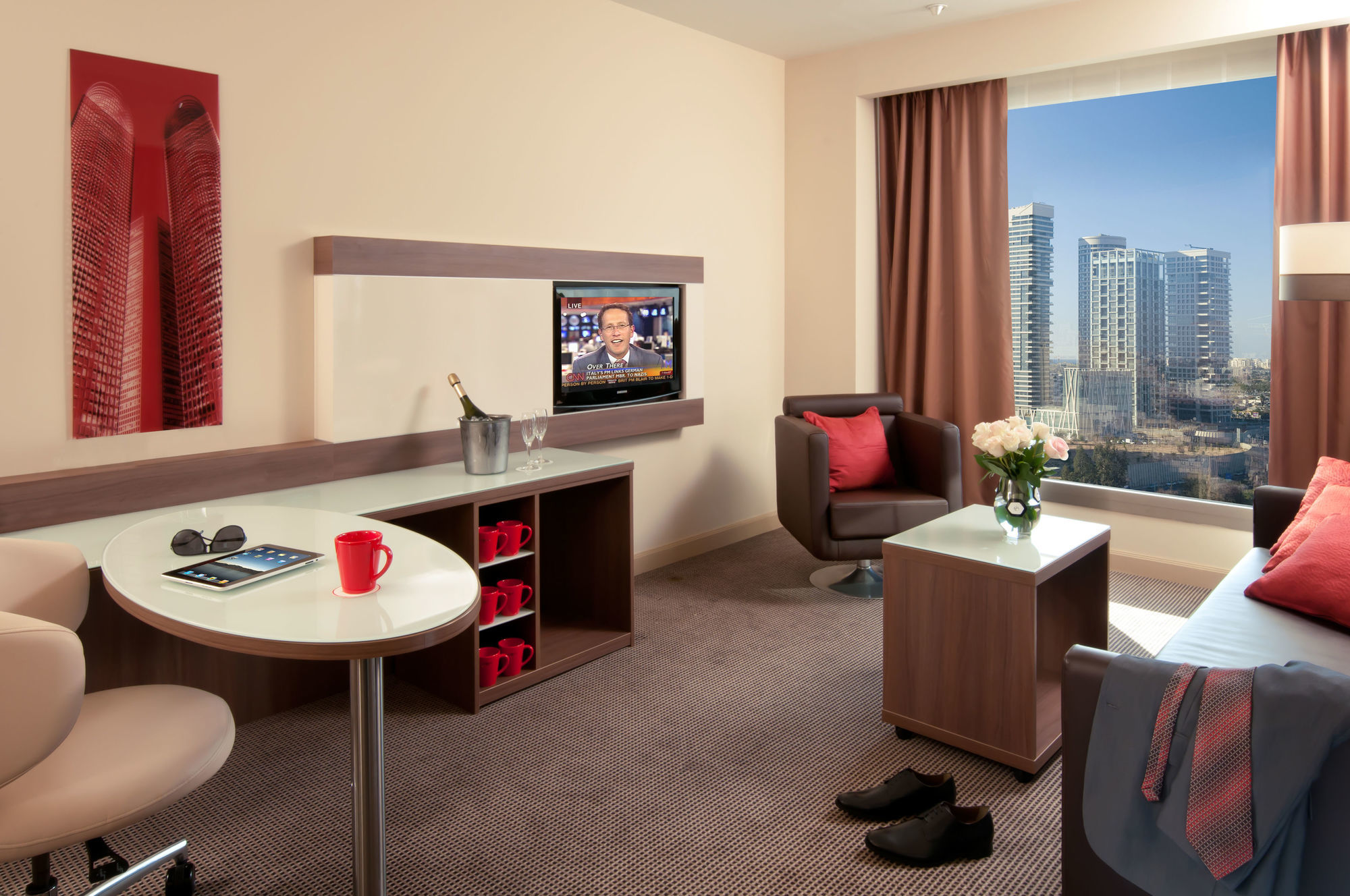 Leonardo City Tower Hotel Tel Aviv Giv'atayim Exteriör bild A typical room at the Radisson Blu in Dubai